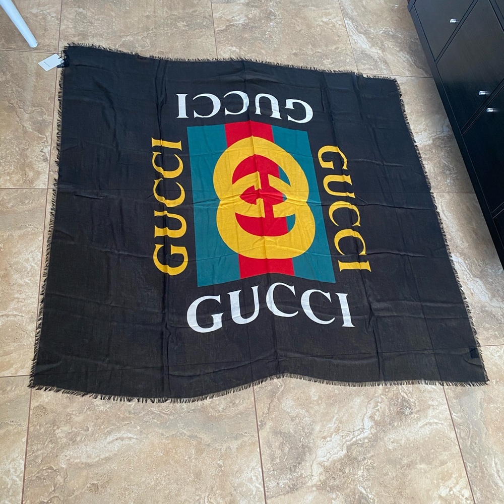 Gucci scarf